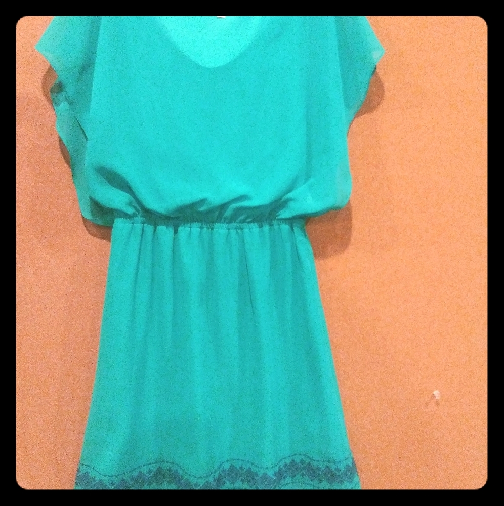 💚5/30💚NWT Charming Charlie Dress